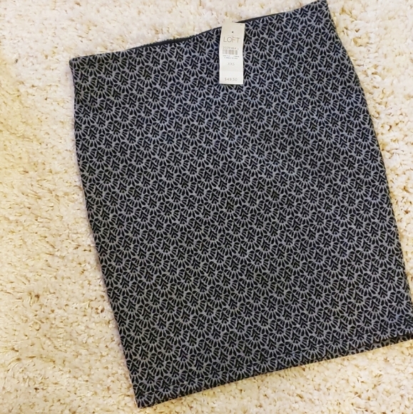 Ann Taylor Loft grey and black mini skirt - Picture 2 of 7